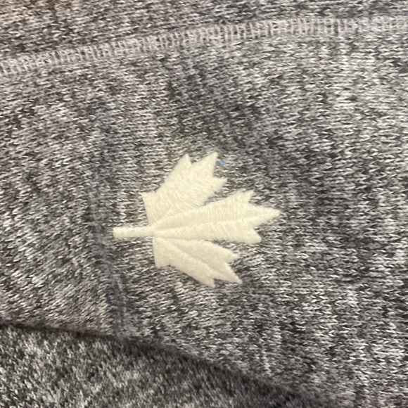 Roots Women’s THE Cabin 1973 Zip Up Hoodie in Salt and Pepper size Small - Picture 8 of 12